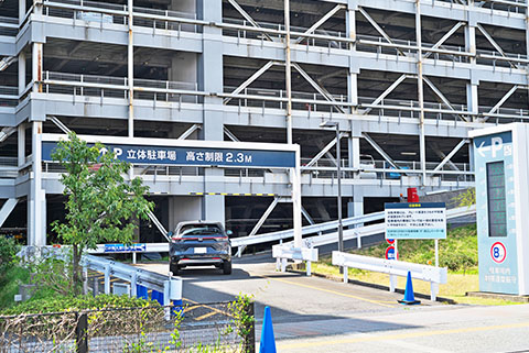 自走式駐車場の入り口